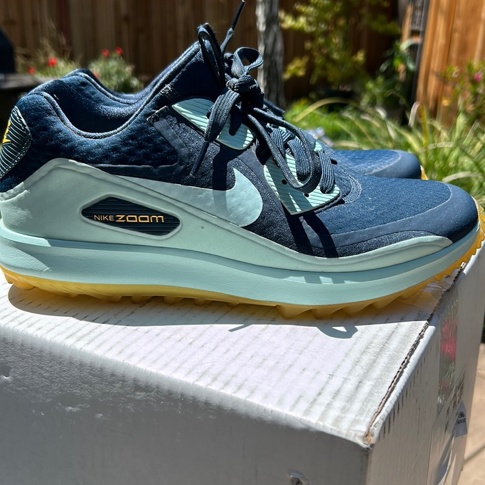 Nike Zoom shoes dark and light blue color